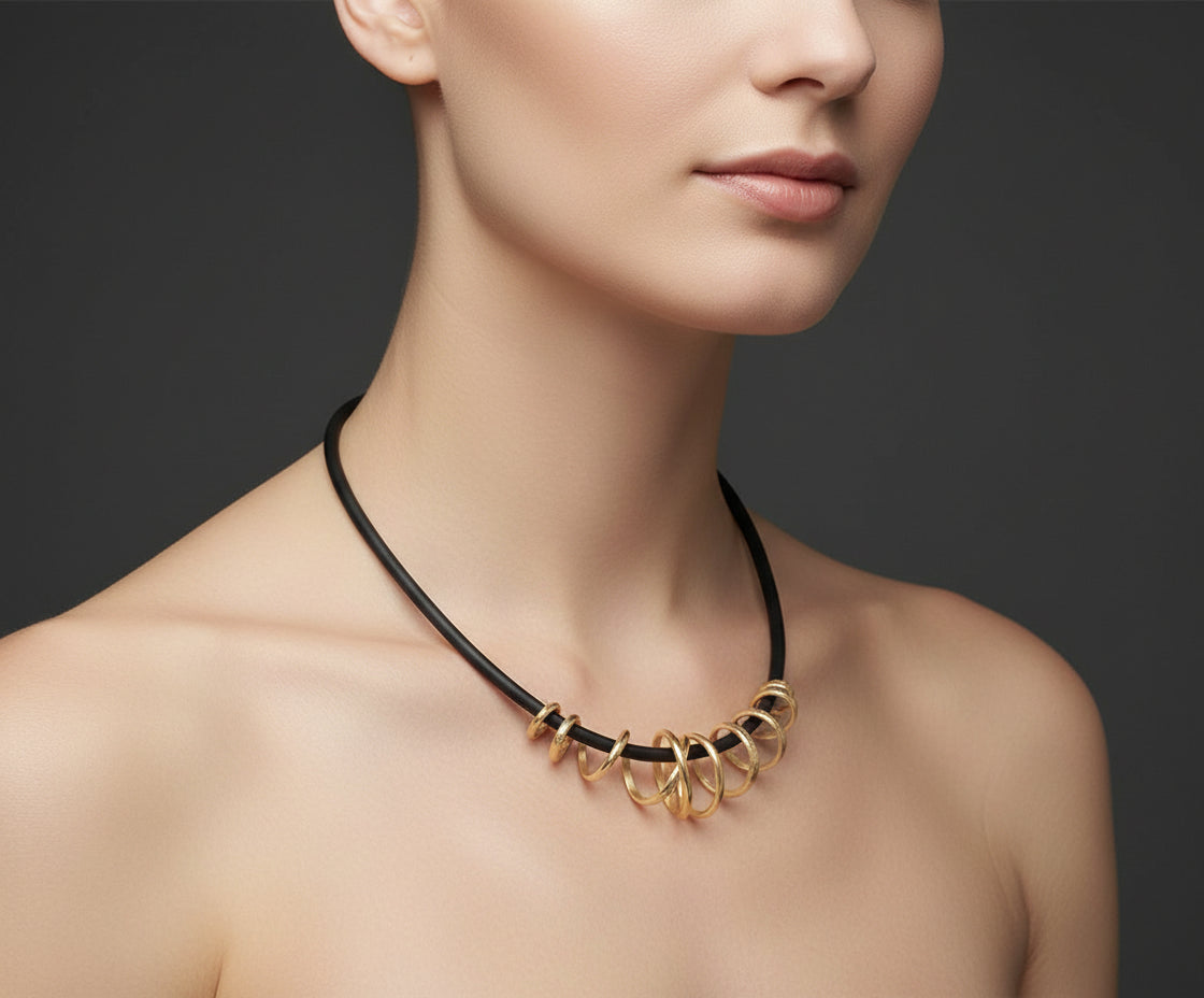 Conjunto pendientes y collar chapado en oro - Amparo Valencia Joyas