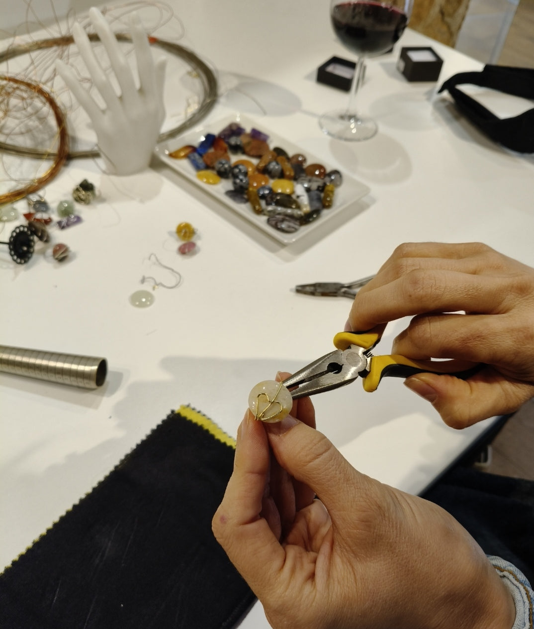 Taller de Joyería Creativa con Piedras Naturales