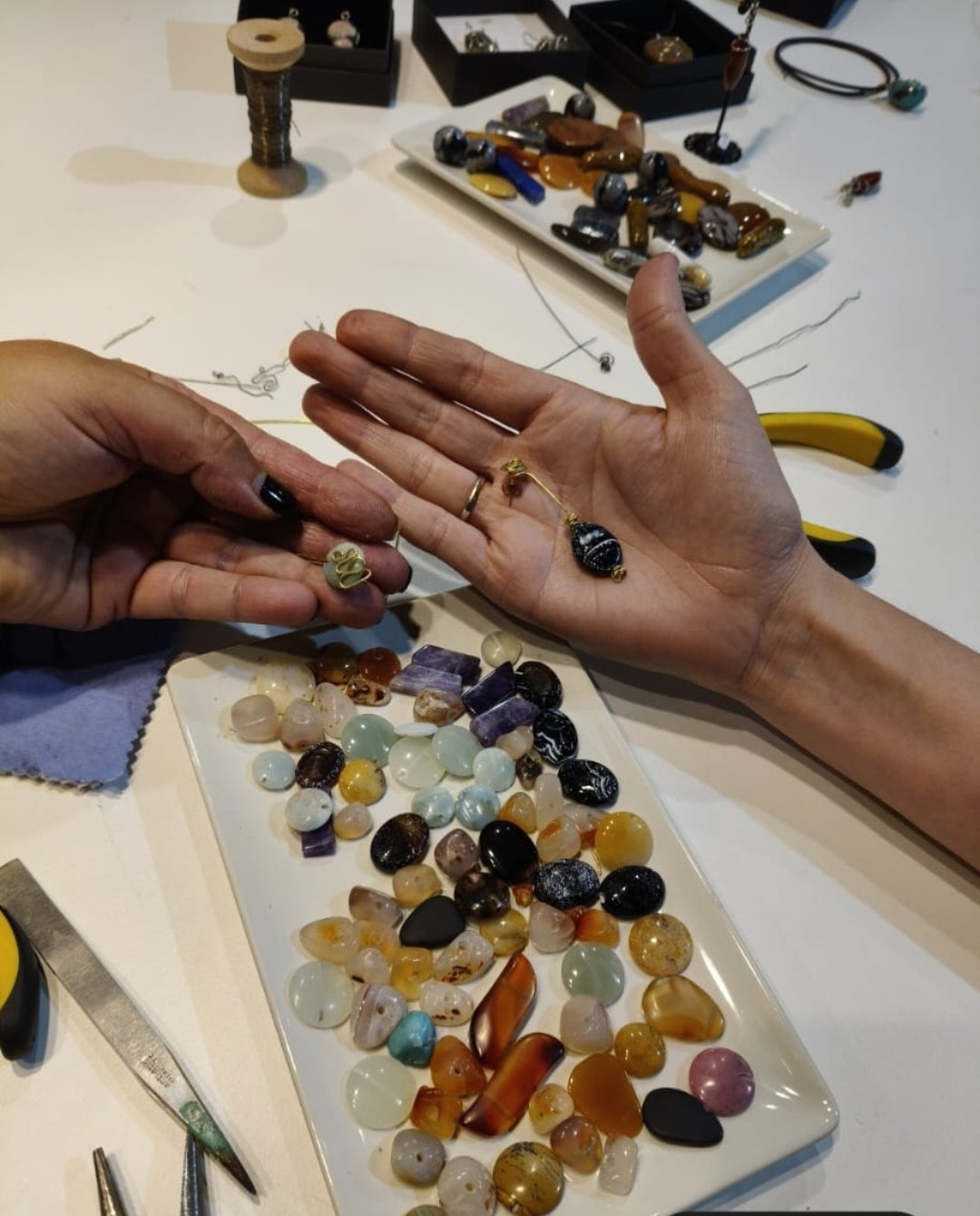 Taller de Joyería Creativa con Piedras Naturales