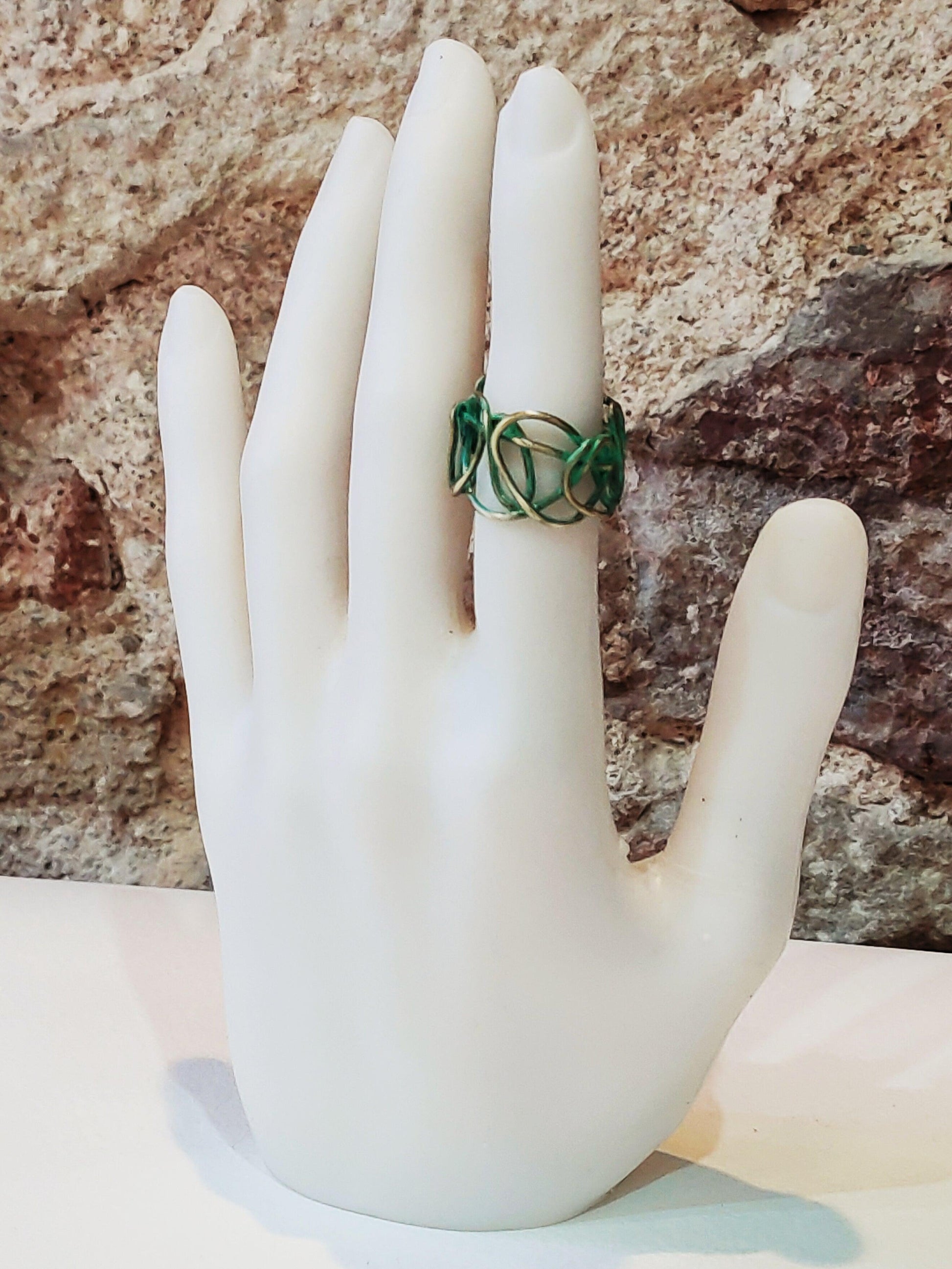 Anillo de bronce con patina verde - Amparo Valencia Joyas