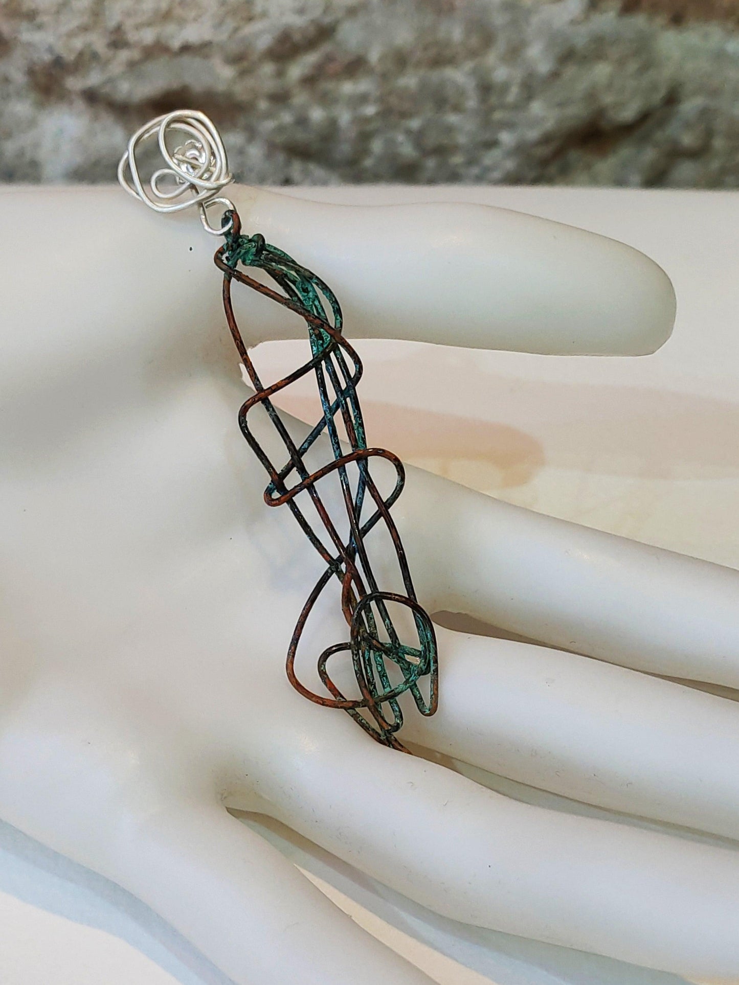 Pendientes hecho a mano de cobre y plata con colores óxido